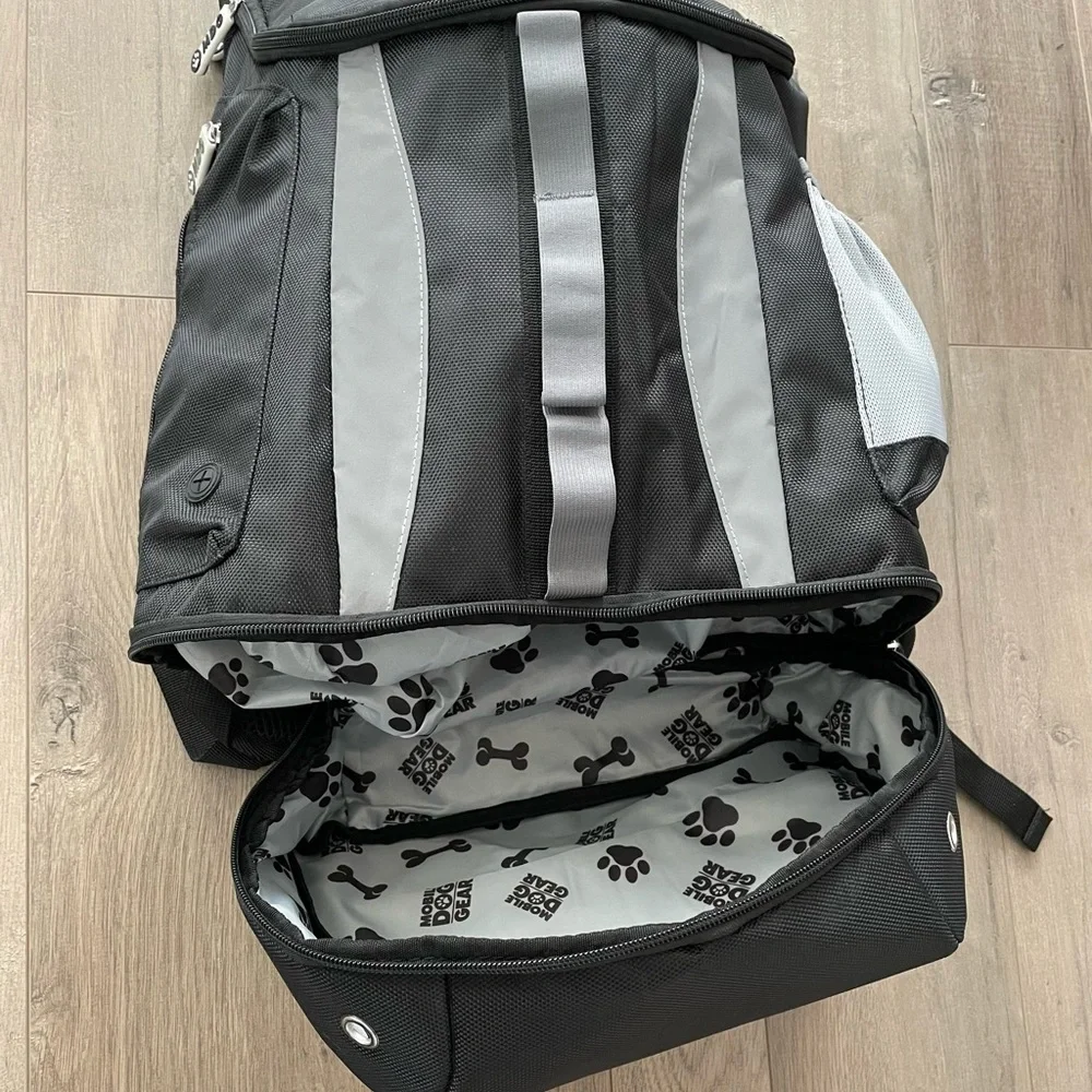 Mobile Dog Gear Drop Bottom Weekender Backpack NWOT